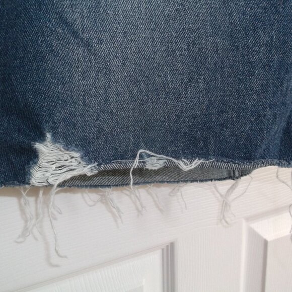 Hollister Womens Size 9 Ultra High Rise distressed Denim Mini skirt with Raw Hem - Picture 6 of 11